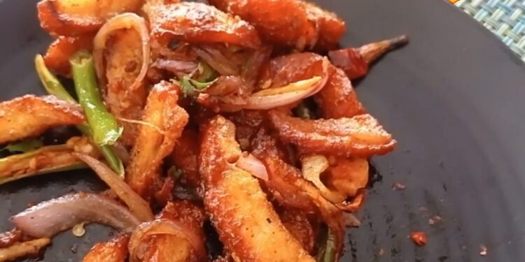 देहरादून में फूड लवर्स पर चढ़ा नेपाली ‘चिकन सिकुटी’ का जादू, मोमोज के बाद अब इस स्मोकी डिश ने मचाई धूम!