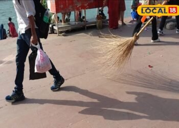 गंगा के खामोश रक्षक! हर की पौड़ी के गोताखोर और सफाईकर्मी की कहानी, बोले- डूबते भक्तों को बचाकर मिलता सुकून