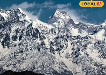 हिमालय की गोद में छिपा रोमांच का नया ठिकाना! जहां बर्फीले पहाड़ों के बीच बहता है गर्म पानी, जानें लोकेशन?