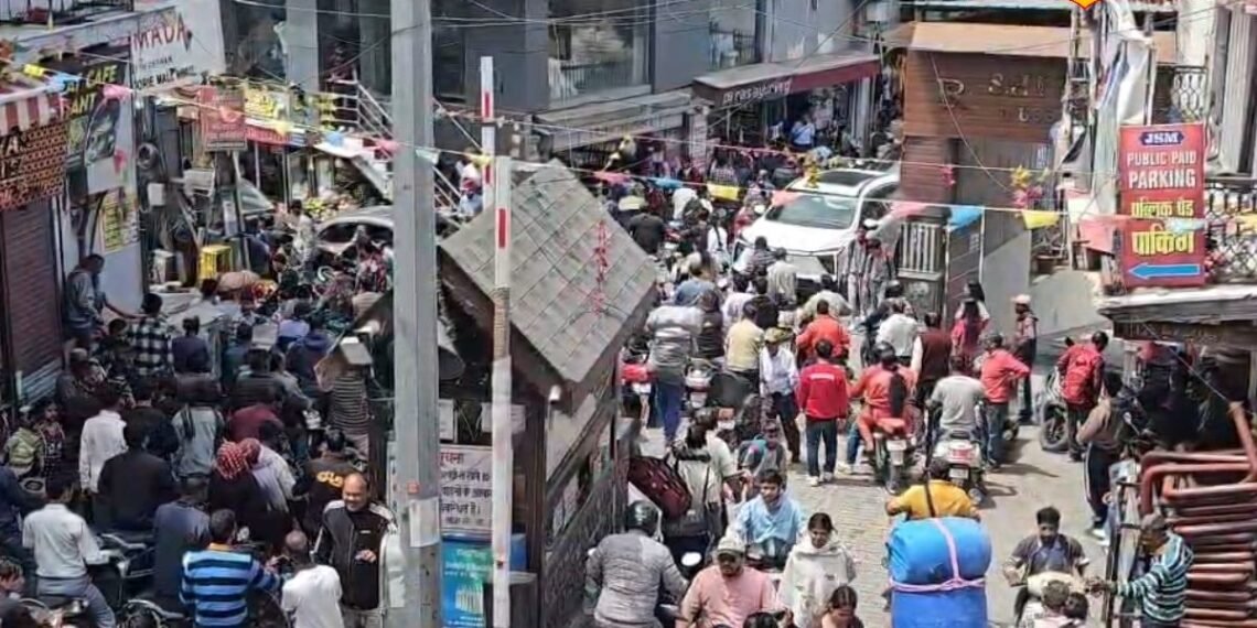 वीकेंड पर घर से बाहर निकलना बन सकता है सिरदर्द, देहरादून में ट्रैफिक सिस्टम मैनेजमेंट ने पुलिस के छुड़ाए पसीने