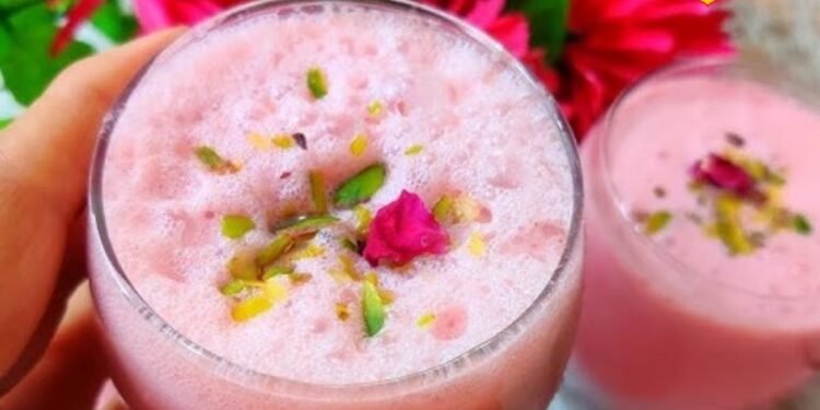 गर्मियों का कूल इलाज! घर पर बनाएं ये खास गुलकंद शेक, कैफे वाली कोल्ड कॉफी भी इसके आगे फेल