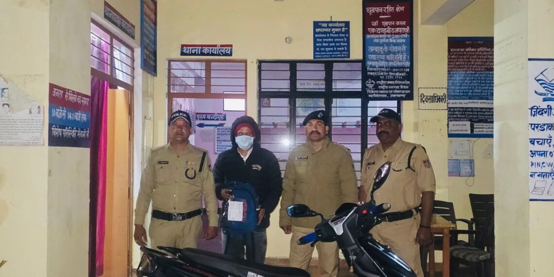 ऑपरेशन प्रहार का असर: नई स्कूटी से हो रही थी चरस तस्करी, 1.84 लाख की चरस के साथ तस्कर गिरफ्तार
