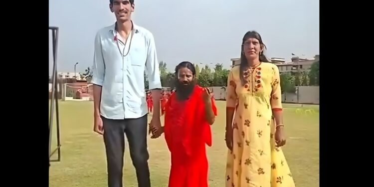 हाइट ऐसी की ग्रेट खली भी शरमा जाए, अब उत्तराखंड में योग सीखेगा दुनिया का दूसरा सबसे लंबा आदमी