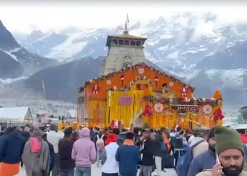 Kedarnath Yatra 2026: ‘मत आना केदारनाथ…’, रोते हुए भक्त ने बनाई वीडियो, बेबस दिखा बच्चा और आंसुओं से भरी बीवी भी, श्रद्धालुओं को कौन मार रहा?