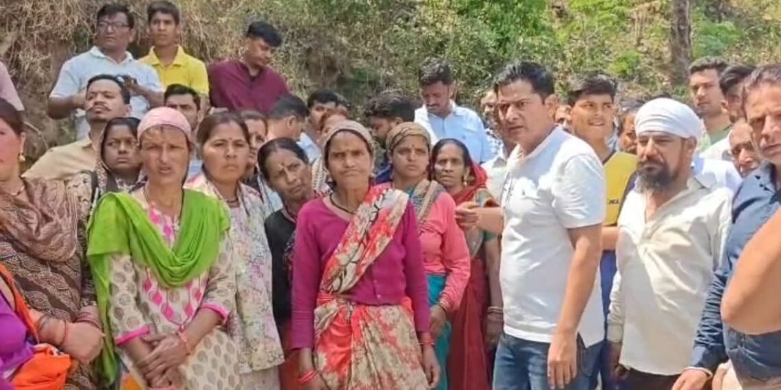 आखिर नैनीताल में किसका खौफ? 100 स्कूलों पर लटका ताला, जारी हुआ 3 दिन तक बंद रखने का आदेश