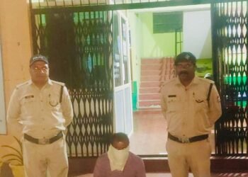 ऑपरेशन प्रहार के तहत चौखुटिया पुलिस की बड़ी कार्रवाई, जनरल स्टोर से 85 क्वार्टर अवैध शराब बरामद