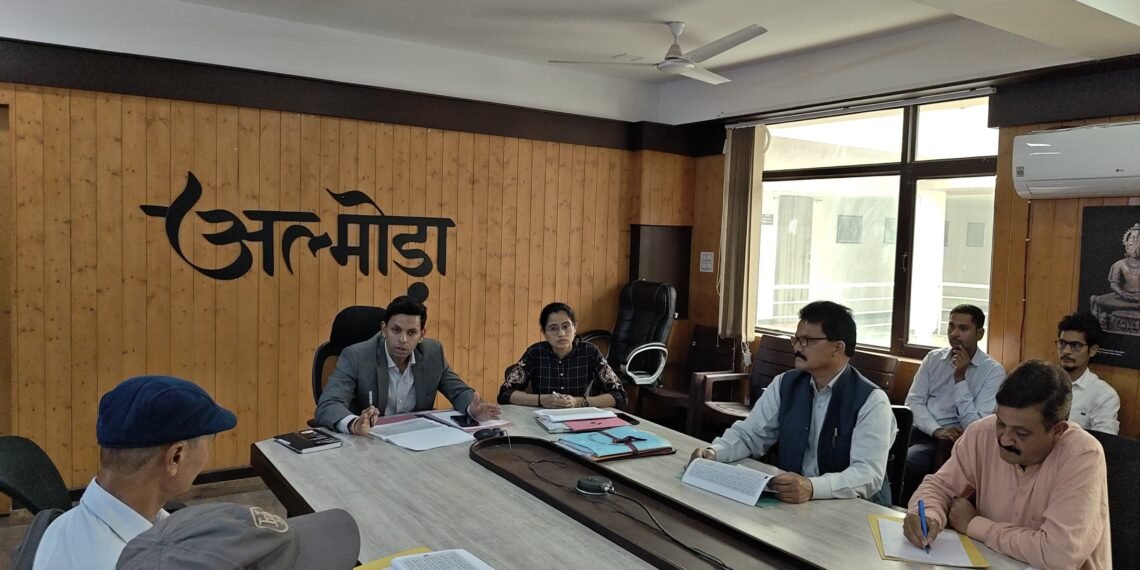 निर्वाचक नामावली को त्रुटिरहित बनाने में बीएलए निभाएं सक्रिय भूमिका : जिलाधिकारी अंशुल सिंह