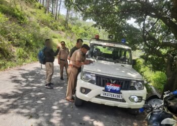 ऑपरेशन प्रहार: अल्मोड़ा पुलिस का बड़ा एक्शन, 112 वाहन चालकों पर चालान, 3 वाहन सीज; 18 बाहरी व्यक्तियों पर भी गिरी गाज