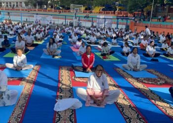 योग दिवस पर स्वास्थ्य और लोकतंत्र का संगम, S.I.R. अभियान से मतदाताओं को किया जागरूक