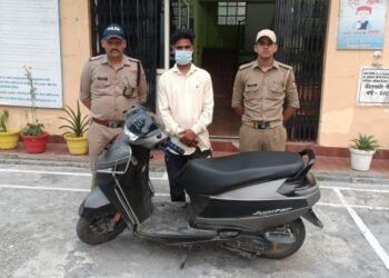 नशे में स्कूटी दौड़ाना पड़ा महंगा: चौखुटिया पुलिस ने दिल्ली निवासी चालक को किया गिरफ्तार, वाहन सीज