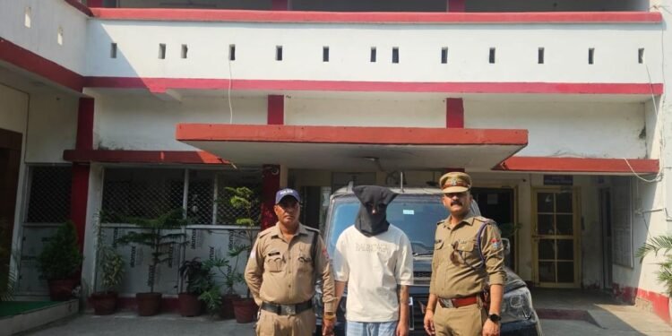 जिला बदर अपराधी चढ़ा रामनगर पुलिस के हत्थे: लूटी गई स्कॉर्पियो बरामद, गुंडा अधिनियम में भी कसा शिकंजा