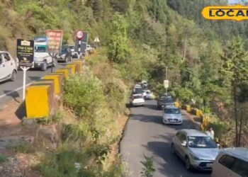 नैनीताल घूमना बन गया सजा! 5 KM की दूरी तय करने में लग रहे 3 घंटे, पर्यटक बोले…ट्रैफिक जाम ने बिगाड़ा पूरा मजा