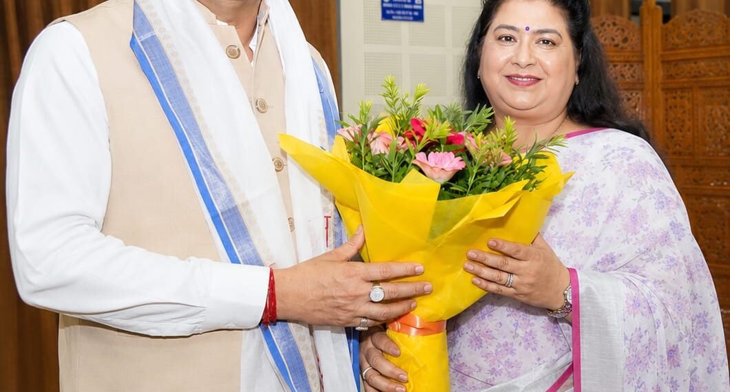 रानीबाग–भीमताल रोप-वे को जल्द मिले मंजूरी, दर्जा राज्यमंत्री भावना मेहरा ने मुख्यमंत्री धामी को सौंपा प्रस्ताव