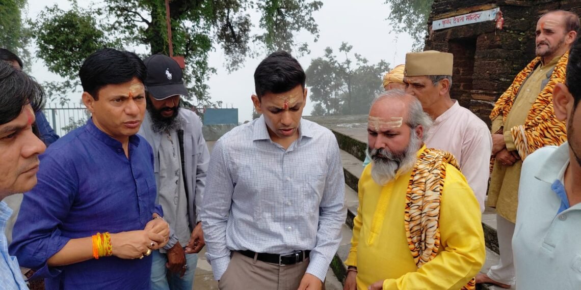 मुख्यमंत्री के प्रस्तावित दौरे से पहले तैयारियों ने पकड़ी रफ्तार, डीएम ने जागेश्वर व गरुड़ाबांज में व्यवस्थाओं का लिया जायजा