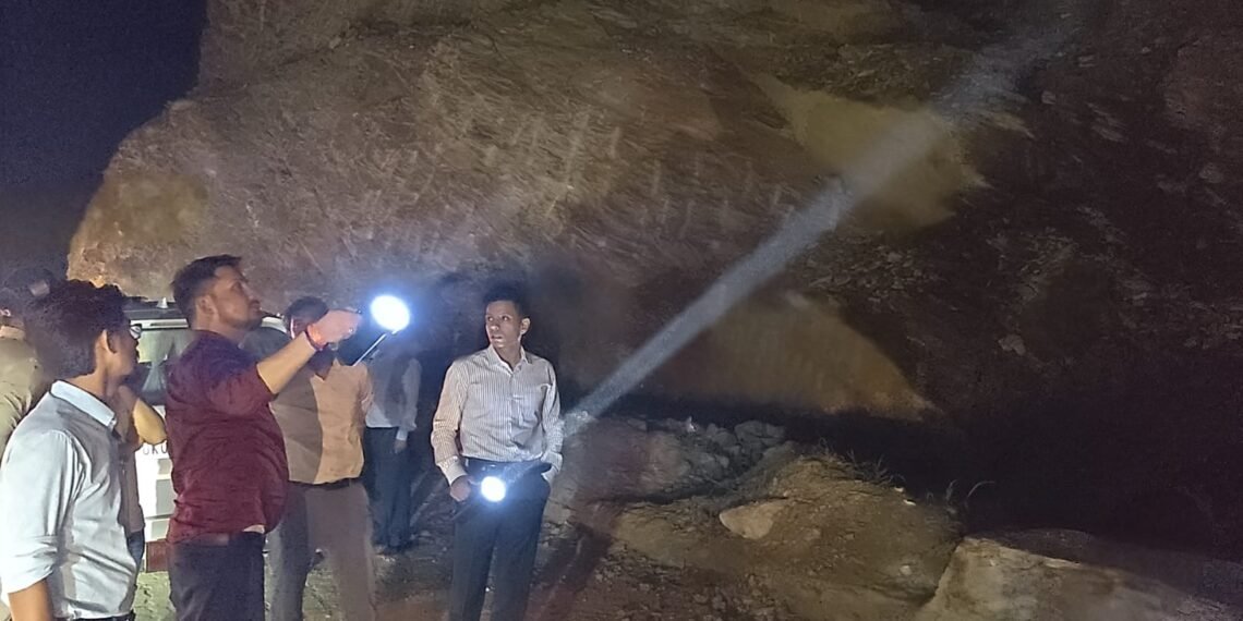 क्वारब बाईपास पर सख्ती: ओवरलोड वाहनों पर चलेगा अभियान, खतरे में पड़े बिजली पोल को हटाने के निर्देश