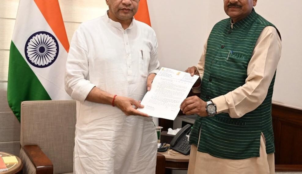 काठगोदाम-दिल्ली के बीच वंदे भारत एक्सप्रेस चलाने की मांग तेज, सांसद अजय भट्ट ने रेल मंत्री से की मुलाकात