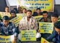 आक्रोशित ग्रामीणों का ऐलान: जर्जर स्कूल भवन में नहीं भेजेंगे बच्चे, आंदोलन तेज