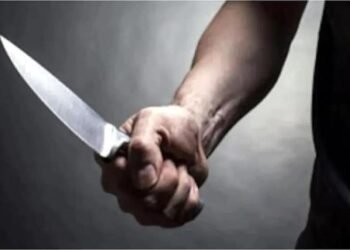 स्कूल जाते समय प्रधानाचार्य की चाकुओं से गोदकर हत्या, शिक्षा जगत में मचा हड़कंप