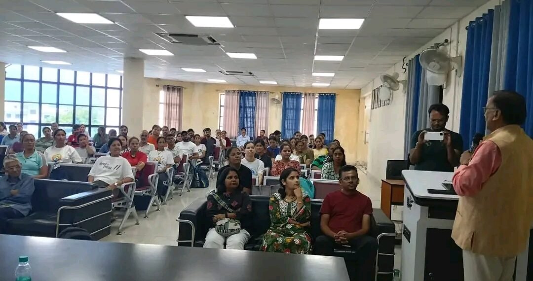 योग को जीवनशैली का हिस्सा बनाकर जन-जन तक पहुंचाएं: कुलपति प्रो. नवीन चंद्र लोहनी