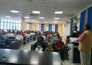 योग को जीवनशैली का हिस्सा बनाकर जन-जन तक पहुंचाएं: कुलपति प्रो. नवीन चंद्र लोहनी
