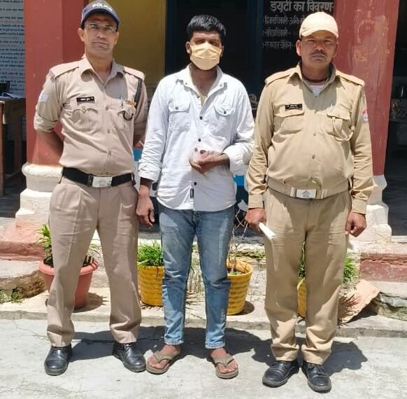 अल्मोड़ा में नशे के सौदागर पर पुलिस का शिकंजा, 11.21 ग्राम स्मैक के साथ तस्कर गिरफ्तार