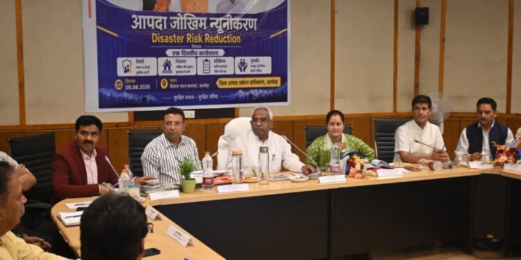 कैबिनेट मंत्री मदन कौशिक ने अल्मोड़ा में आपदा जोखिम न्यूनीकरण कार्यशाला का किया शुभारंभ, विभागों की तैयारियों की समीक्षा
