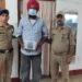 उपकारागार हल्द्वानी के बाहर चेकिंग के दौरान पुलिस ने पकड़ा, वरना कार भी कब्जे में