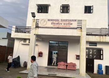 नशा मुक्ति केंद्र में औचक निरीक्षण से मचा हड़कंप, अनियमित दवाइयों का स्टॉक सीज