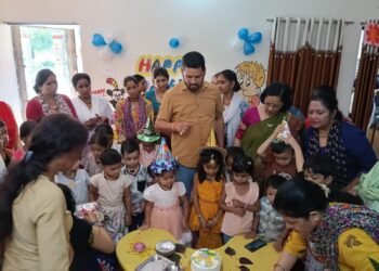 25 करोड़ बच्चों के सपनों का भारत अभियान के तहत आंगनबाड़ी केंद्र में मनाया गया प्रधानमंत्री मोदी का जन्मदिन