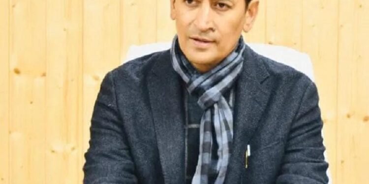 नैनीताल में स्ट्रीट लाइट व्यवस्था की होगी नियमित निगरानी  कुमाऊं आयुक्त दीपक रावत ने वार्डवार सर्वे और दैनिक निरीक्षण के दिए निर्देश