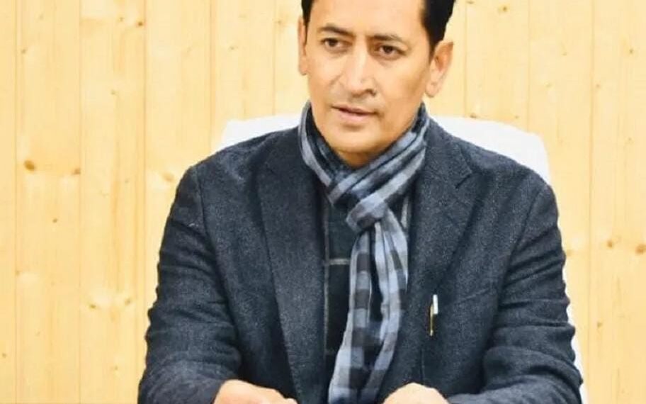 नैनीताल में स्ट्रीट लाइट व्यवस्था की होगी नियमित निगरानी  कुमाऊं आयुक्त दीपक रावत ने वार्डवार सर्वे और दैनिक निरीक्षण के दिए निर्देश