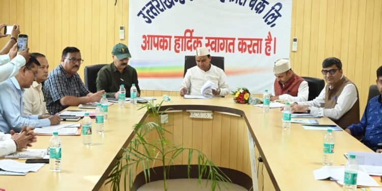 सहकारिता बैंकों को मजबूत करने पर धन सिंह रावत का जोर, एनपीए वसूली तेज करने और हर विकासखंड में वित्तीय समावेशन मेले लगाने के निर्देश