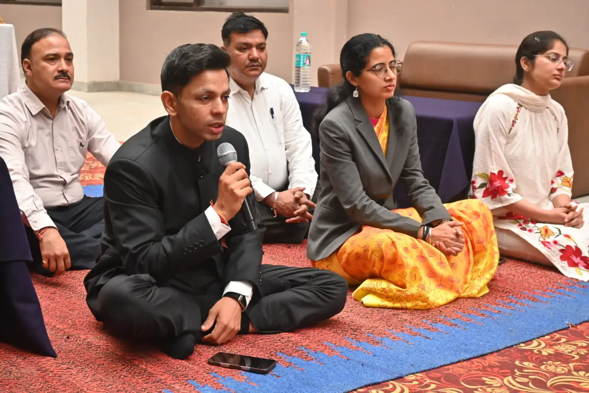गांधी-शास्त्री जयंती पर जिलेभर में हुए कार्यक्रम, डीएम ने दिलाई सत्य-अहिंसा और कर्तव्यनिष्ठा की याद