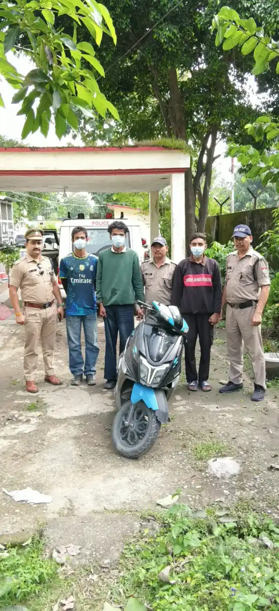 काठगोदाम में स्कूटी चोरी का खुलासा, तीन गिरफ्तार